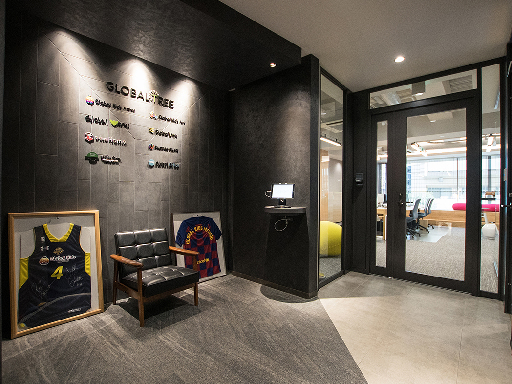 【事務スタッフ】20代女性活躍中！／残業ほぼなし／女性スタッフ中心の成長企業で安定性抜群！